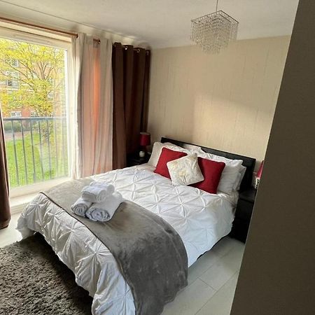 Stunning 3-Bed Apartment In Croydon Bagian luar foto
