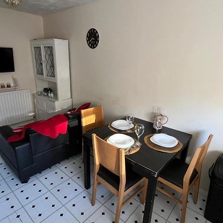Stunning 3-Bed Apartment In Croydon Bagian luar foto