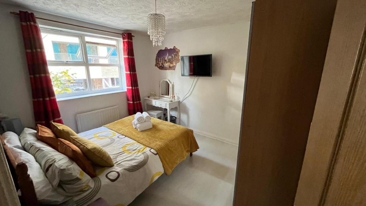 Stunning 3-Bed Apartment In Croydon Bagian luar foto