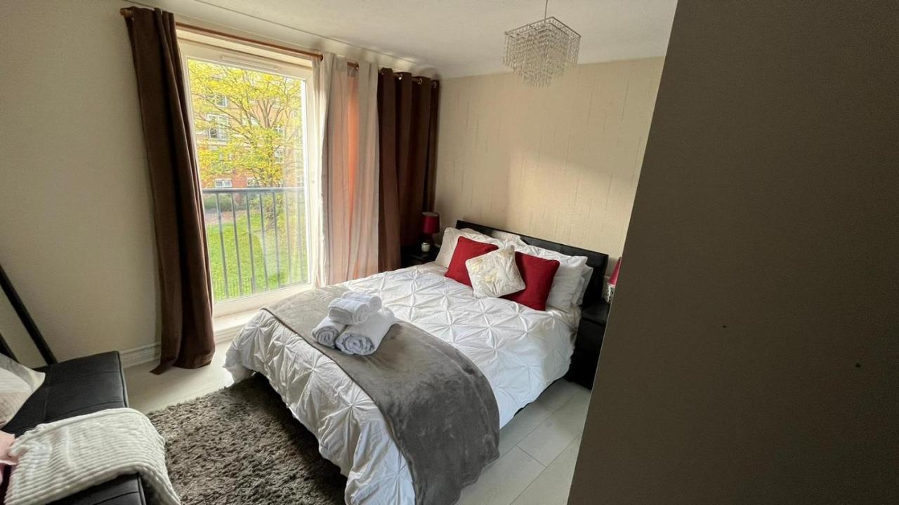 Stunning 3-Bed Apartment In Croydon Bagian luar foto