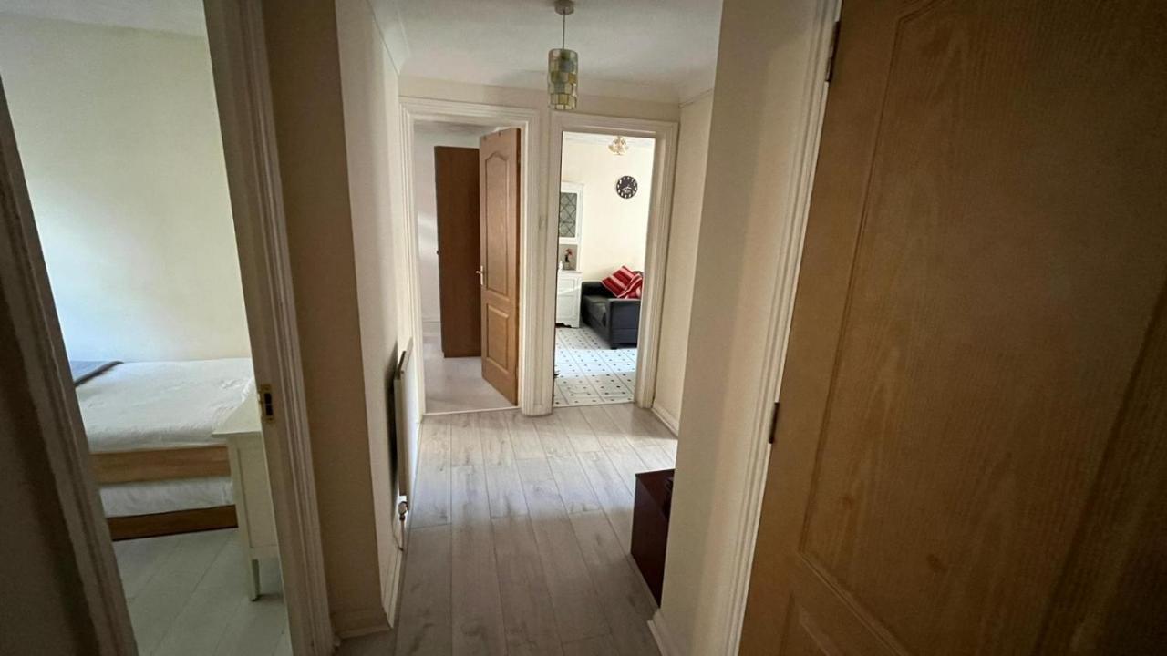 Stunning 3-Bed Apartment In Croydon Bagian luar foto