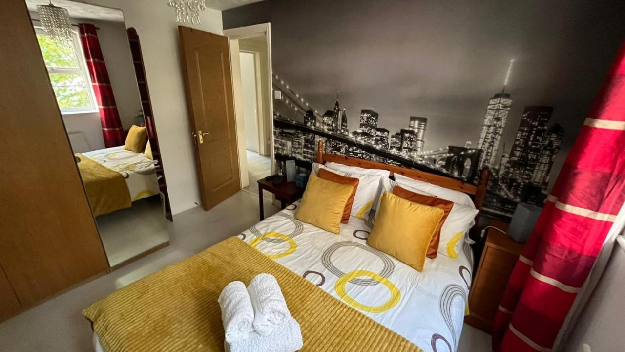 Stunning 3-Bed Apartment In Croydon Bagian luar foto