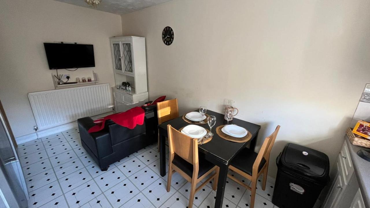 Stunning 3-Bed Apartment In Croydon Bagian luar foto