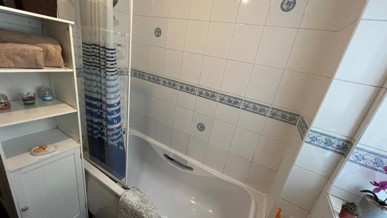 Stunning 3-Bed Apartment In Croydon Bagian luar foto