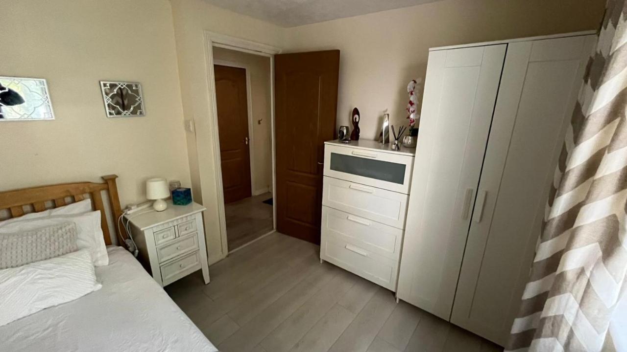Stunning 3-Bed Apartment In Croydon Bagian luar foto