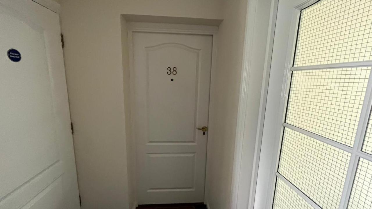 Stunning 3-Bed Apartment In Croydon Bagian luar foto
